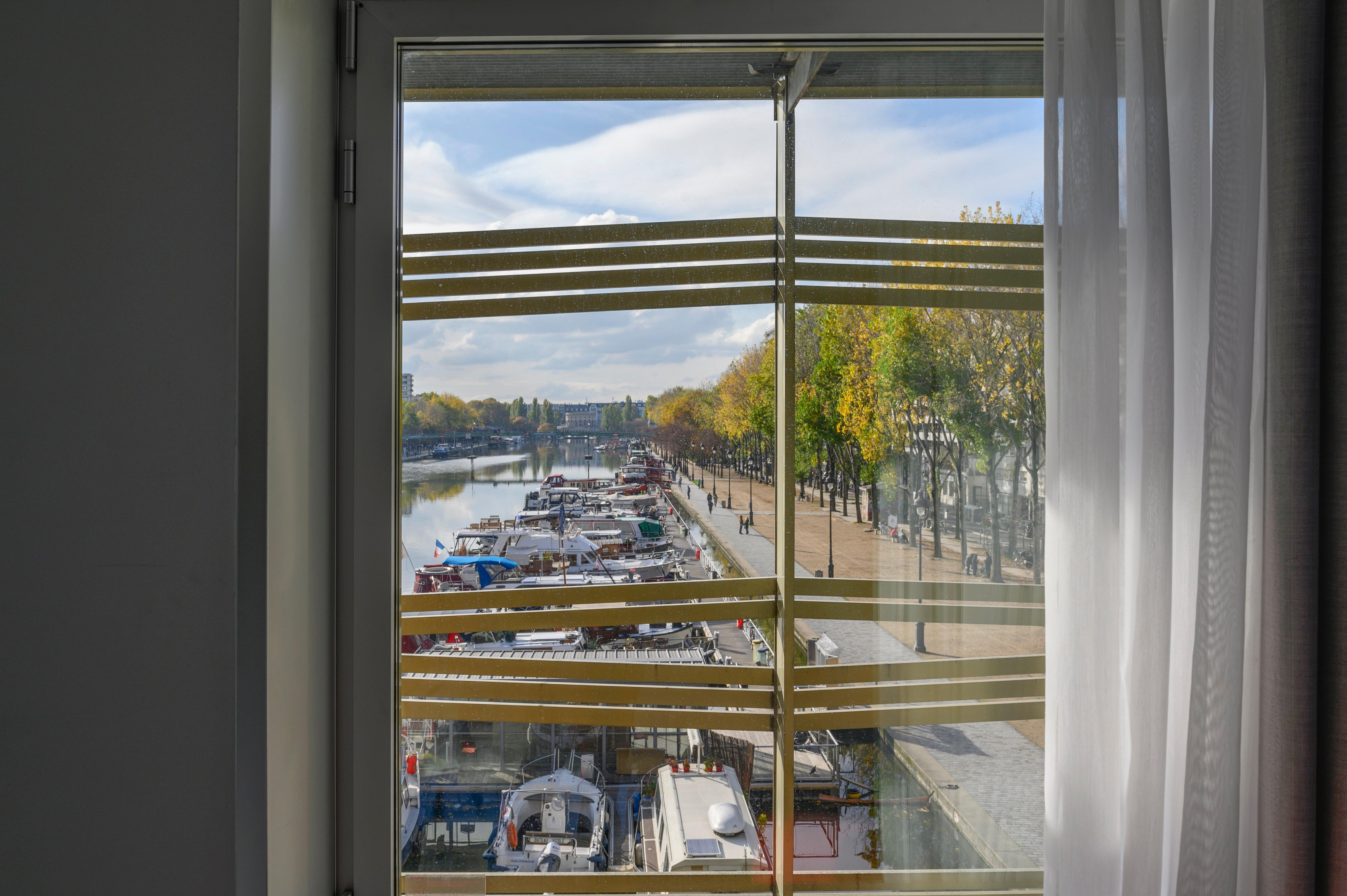 Holiday Inn Express Paris-Canal De La Villette, An Ihg Hotel Exterior photo