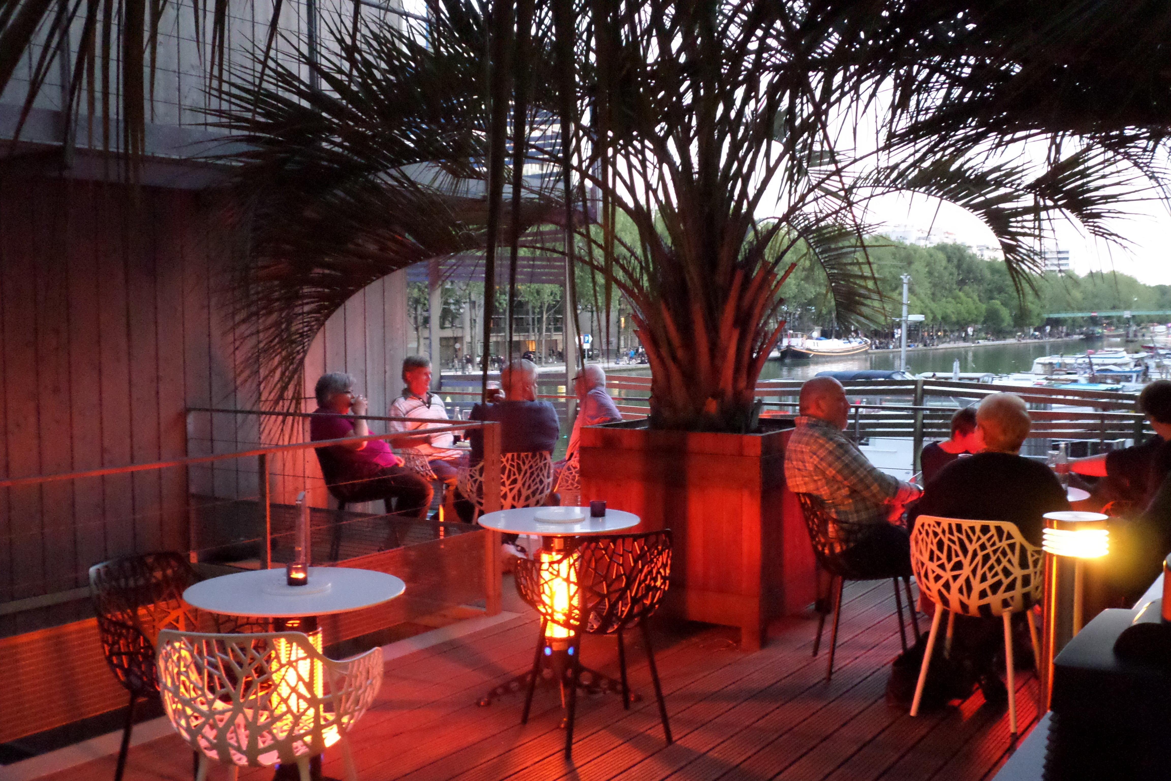 Holiday Inn Express Paris-Canal De La Villette By Ihg Exterior photo