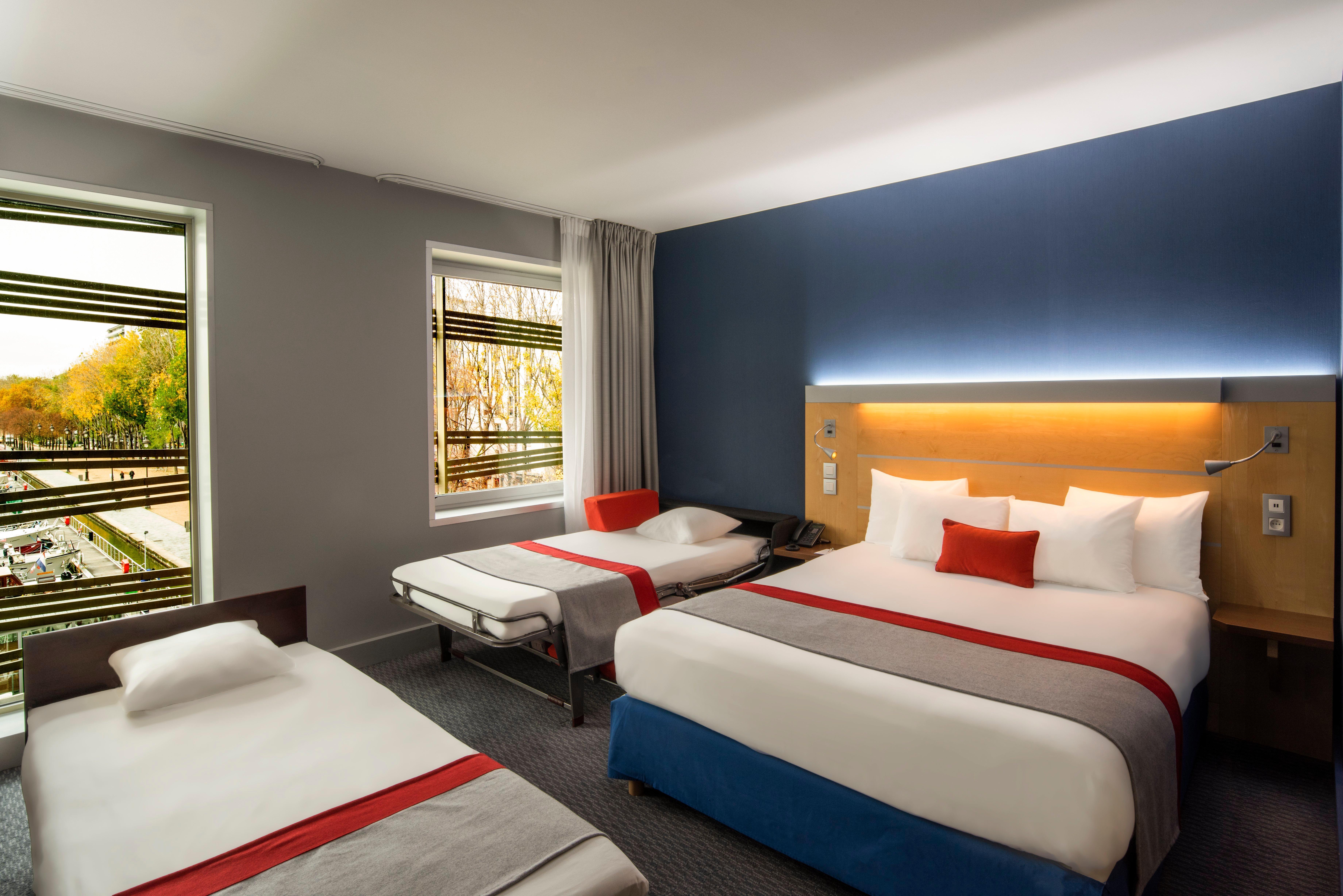 Holiday Inn Express Paris-Canal De La Villette By Ihg Exterior photo
