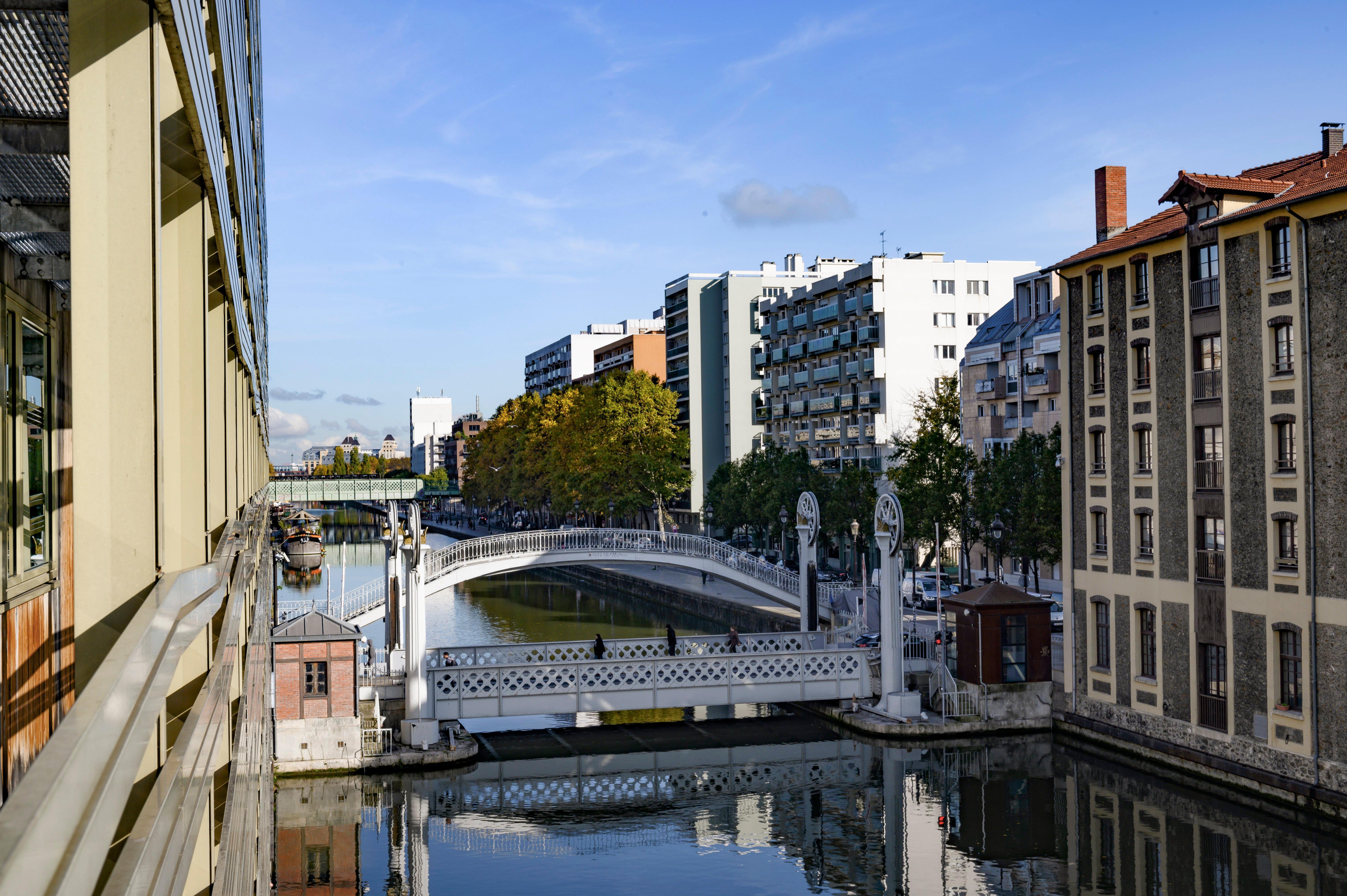 Holiday Inn Express Paris-Canal De La Villette, An Ihg Hotel Exterior photo