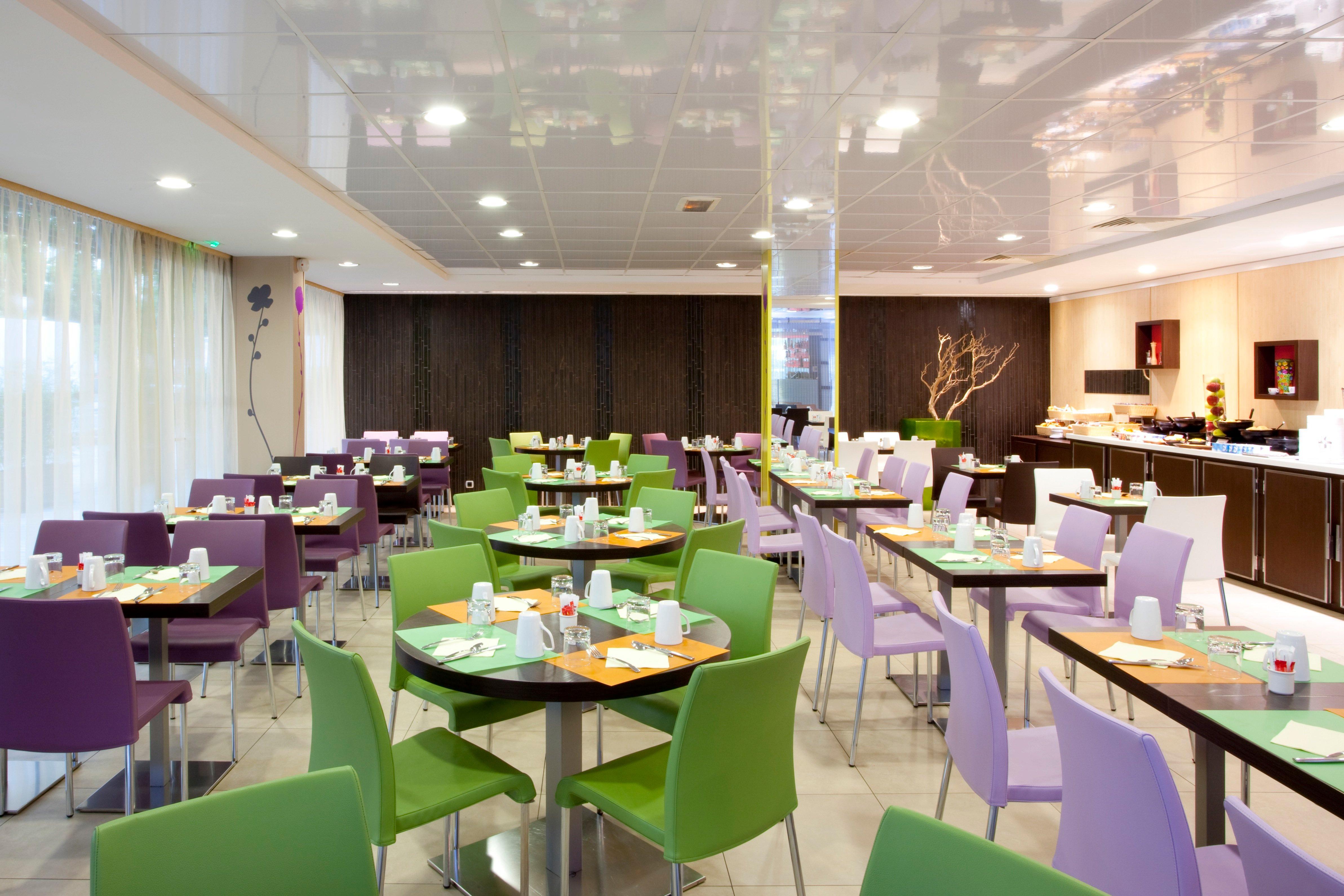 Holiday Inn Express Paris-Canal De La Villette By Ihg Exterior photo