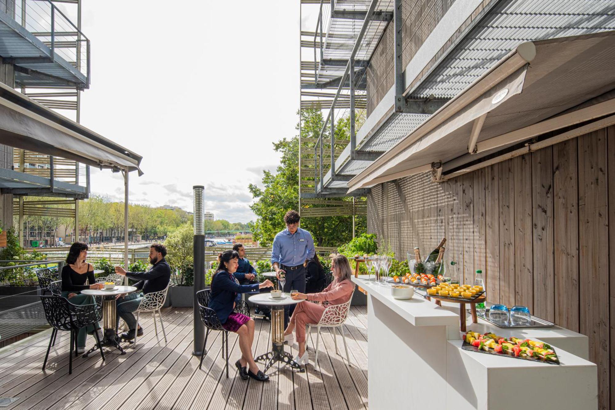 Holiday Inn Express Paris-Canal De La Villette, An Ihg Hotel Exterior photo