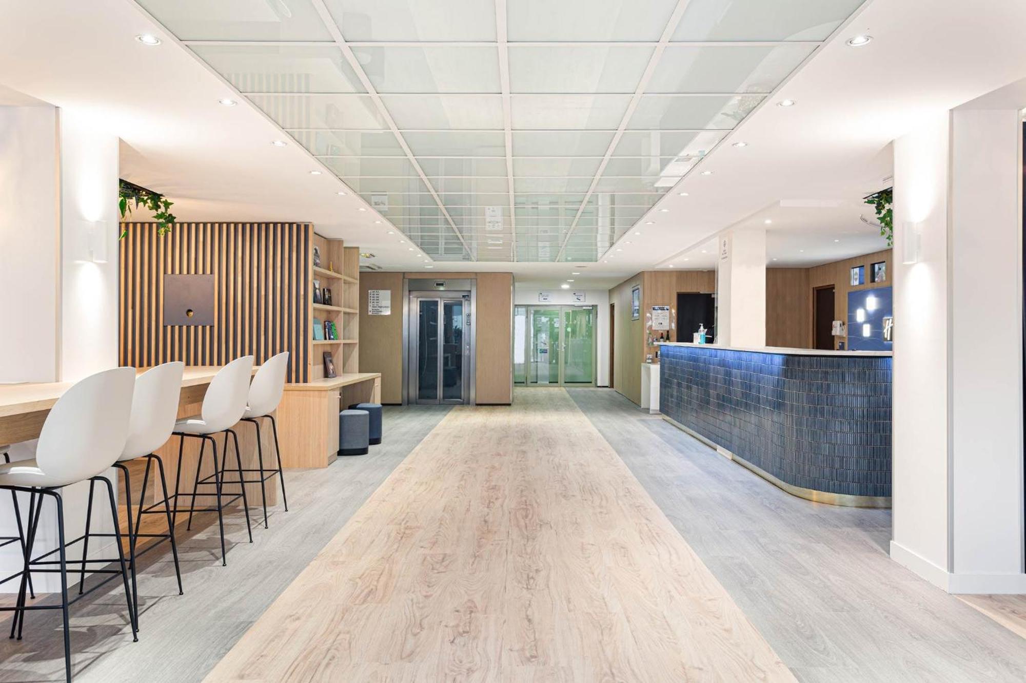 Holiday Inn Express Paris-Canal De La Villette By Ihg Exterior photo